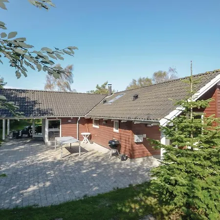 Holiday home Cozy In Vaeggerlose With Wifi