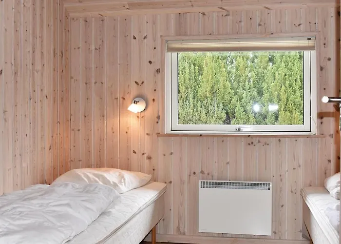 Holiday Home Baeverstien Denm * Bøtø By